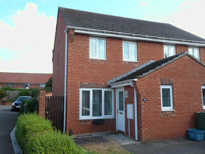 3 Bedroom Semi-Detached House To Rent In Crosby Gardens, Northallerton, DL6