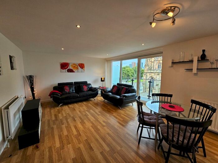 2 Bedroom Flat To Rent In Dunlop Street, The Metropole, City Centre, Glasgow, G1