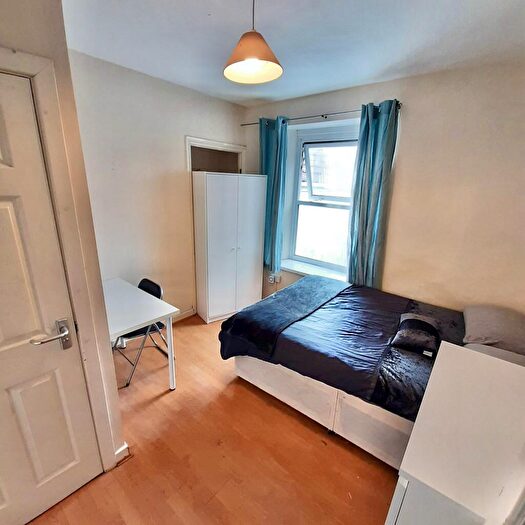 5 Bedroom House To Rent In Nicholl Street, Mount Pleasant, SA1