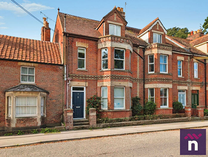 4 Bedroom Terraced House For Sale In Boreham Road, Warminster, BA12