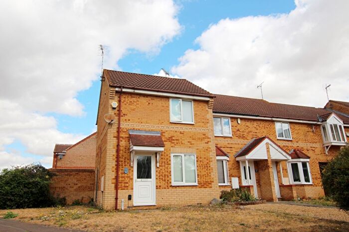 2 Bedroom End Of Terrace House To Rent In Meadenvale, Peterborough, Cambridgeshire, PE1