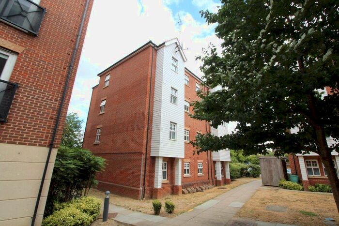 2 Bedroom Flat To Rent In Bessemer Close, Basildon, SS16