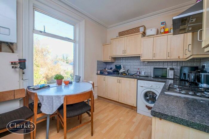 3 Bedroom Flat To Rent In Spacious Bedroom First Floor Flat, BH8