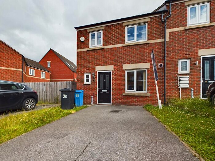 4 Bedroom Semi-Detached House To Rent In Robinson Avenue, Darnall, Sheffield, S9