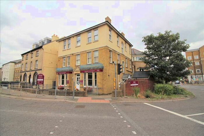 1 Bedroom Apartment To Rent In One Bed City Centre Apartment, CM1