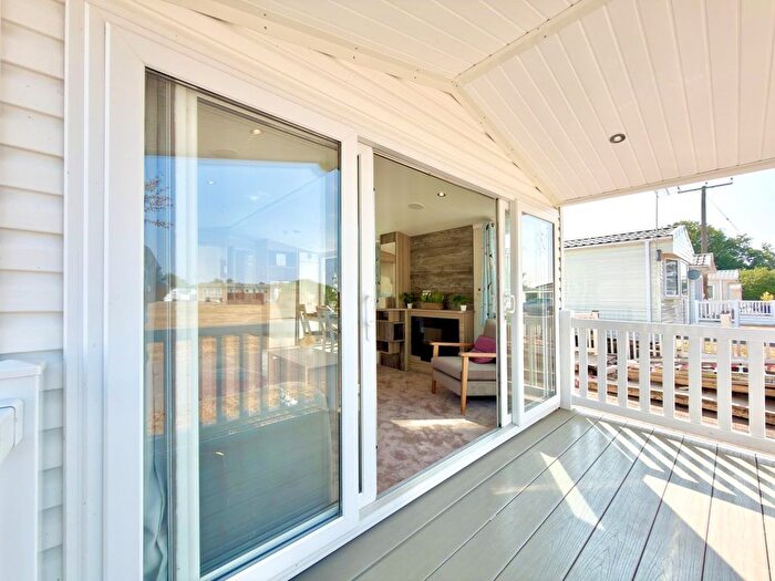 2 Bedroom Park Home For Sale In Colchester Road, St. Osyth, Clacton-On-Sea, CO16