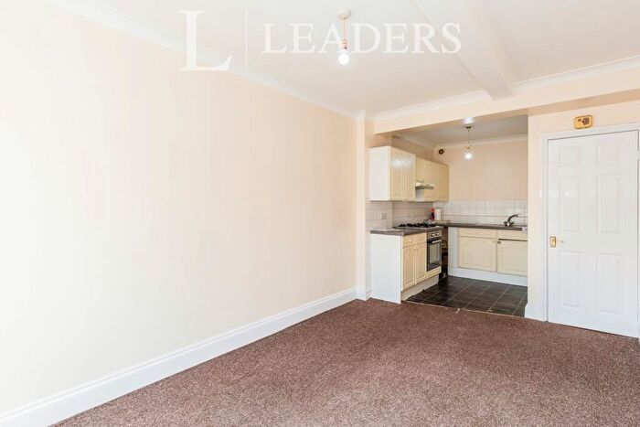 1 Bedroom Apartment To Rent In Kingston Road, Portsmouth, PO2