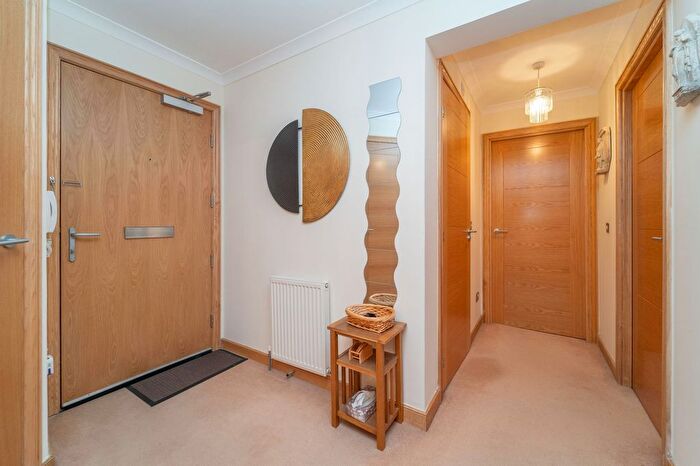 2 Bedroom Flat For Sale In Eagles View, Livingston, EH54