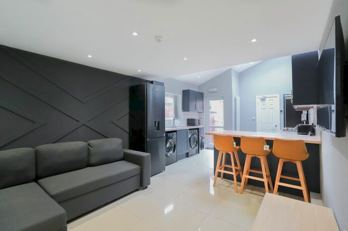 5 Bedroom Terraced House To Rent In Humber Avenue, Stoke, Coventry, CV1