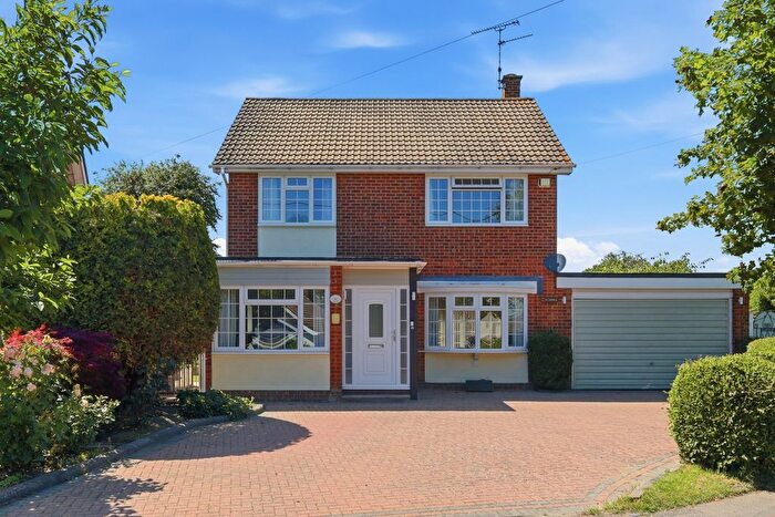 3 Bedroom Detached House For Sale In Wyatts Green Lane, Wyatts Green, CM15