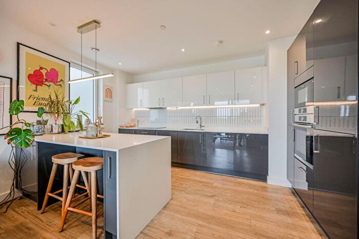 1 Bedroom Flat For Sale In Beck Square, Leyton, London, E10