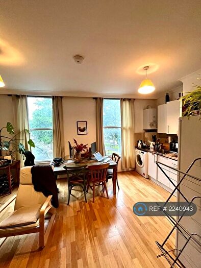 1 Bedroom Flat To Rent In Newington Green Road, London, N1