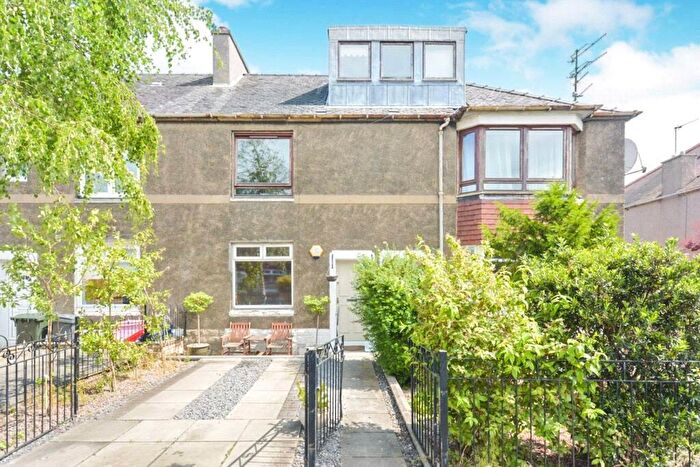 3 Bedroom Flat For Sale In Sighthill Terrace, Edinburgh, Midlothian, EH11