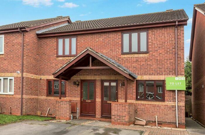 2 Bedroom House To Rent In Coopers Green, Bicester, OX26