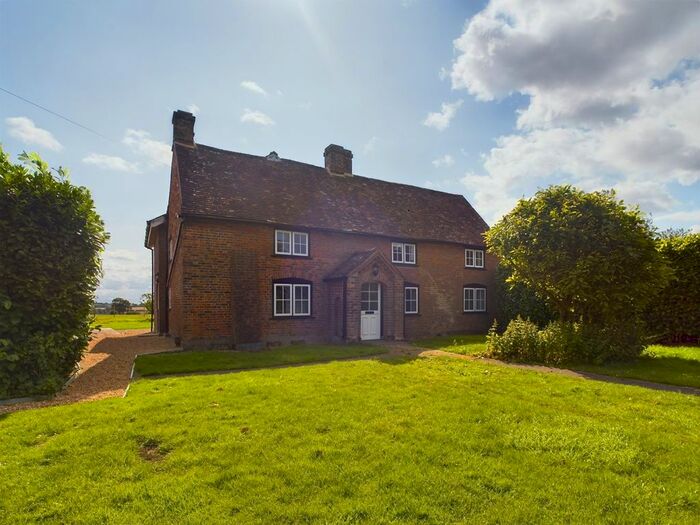 4 Bedroom Detached House To Rent In Colemans Road, Breachwood Green, Hitchin, SG4