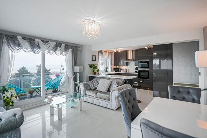 3 Bedroom Apartment To Rent In Westcliff Parade, Westcliff-On-Sea, SS0