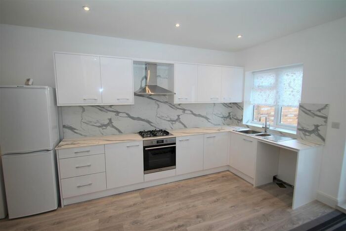 2 Bedroom Semi-Detached House To Rent In Fryston Avenue, Croydon, CR0