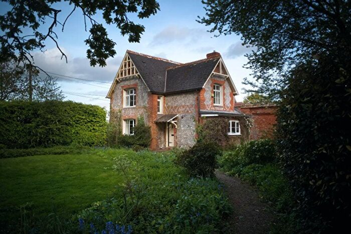 4 Bedroom Detached House For Sale In Garden Cottage, Farringdon, Exeter, EX5