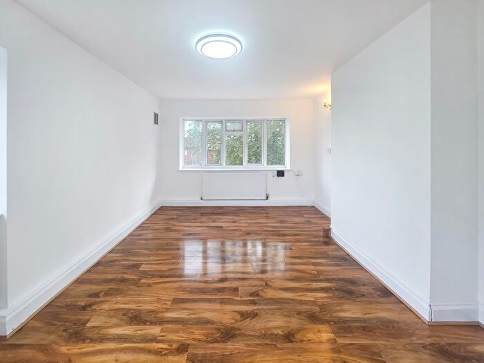 2 Bedroom Flat For Sale In Mallard Way, London, NW9