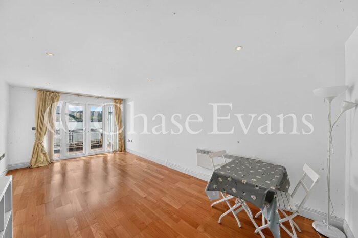 2 Bedroom Flat For Sale In St Davids Square, Isle Of Dogs, London, E14