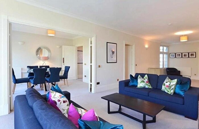 5 Bedroom Apartment To Rent In Park Road, London, NW8