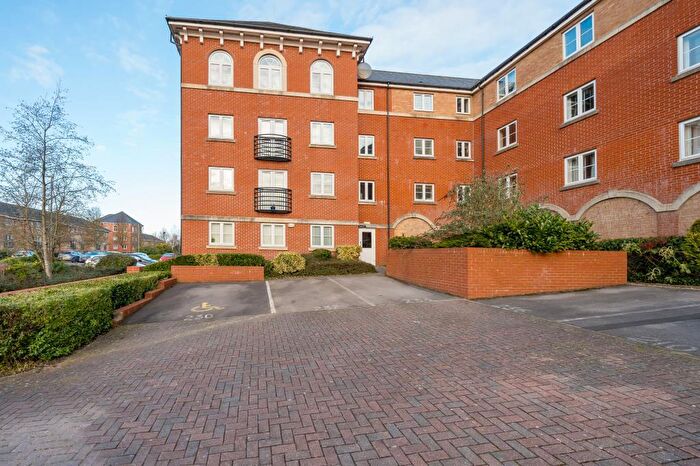 2 Bedroom Flat To Rent In Padstow Road, Churchward, SN2