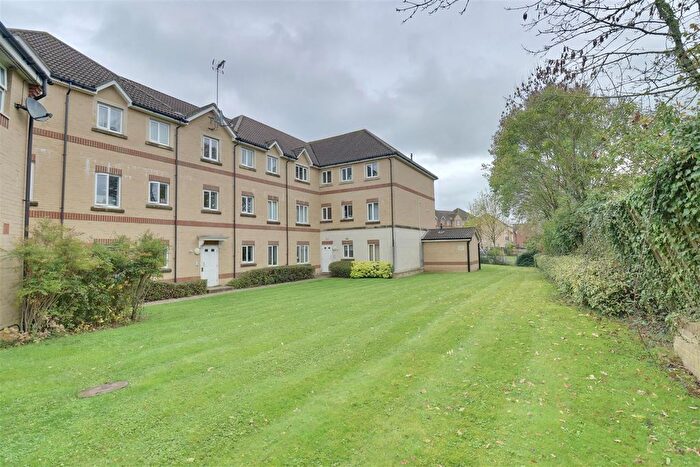 2 Bedroom Flat For Sale In Sunlight Gardens, Fareham, PO15