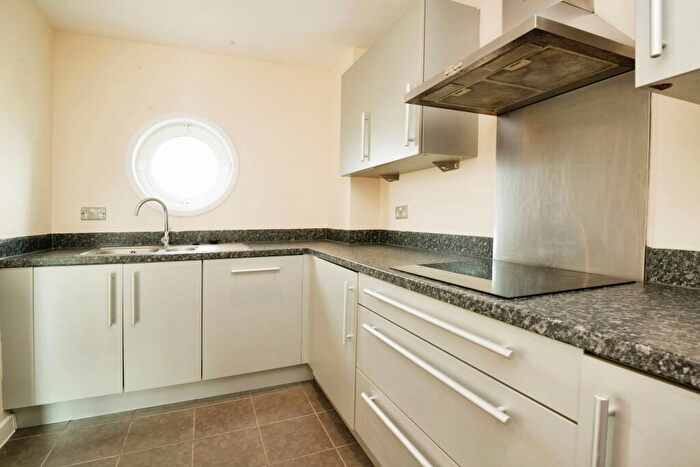 2 Bedroom Flat To Rent In Victoria Wharf, Watkiss Way, Cardiff, CF11