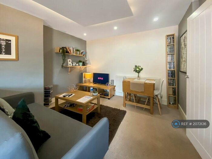 1 Bedroom Flat To Rent In Cathays Terrace, Cardiff, CF24