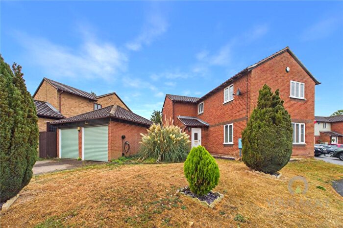 4 Bedroom Detached House For Sale In Provence Court, Northampton, Northamptonshire, NN5