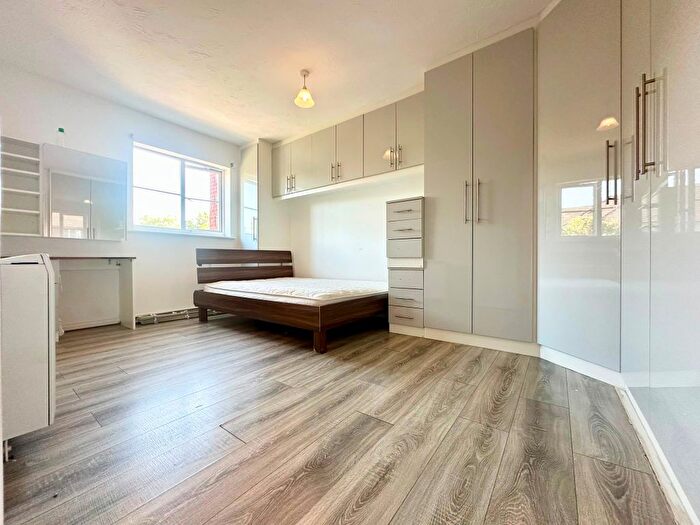 2 Bedroom Flat To Rent In Stern Close, Barking, IG11