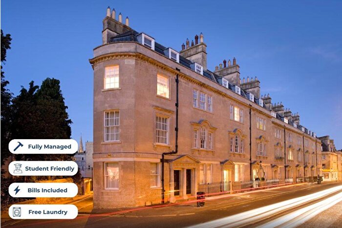 Studio To Rent In St. James's Parade, Bath, Somerset, BA1