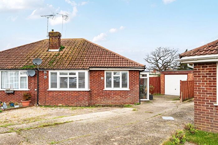 3 Bedroom Semi Detached Bungalow For Sale In Greenwood Close, North Bersted, Bognor Regis, PO22