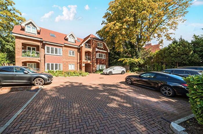 3 Bedroom Flat For Sale In Foxley Lane, Purley, CR8
