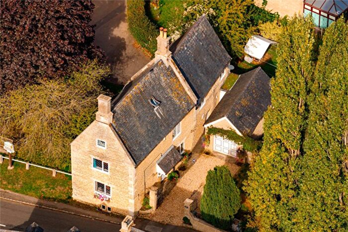 4 Bedroom Detached House For Sale In Brigstock Road, Stanion, Kettering, Northamptonshire, NN14