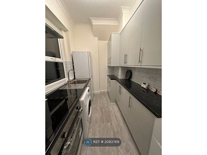 3 Bedroom Flat To Rent In London, London, N22