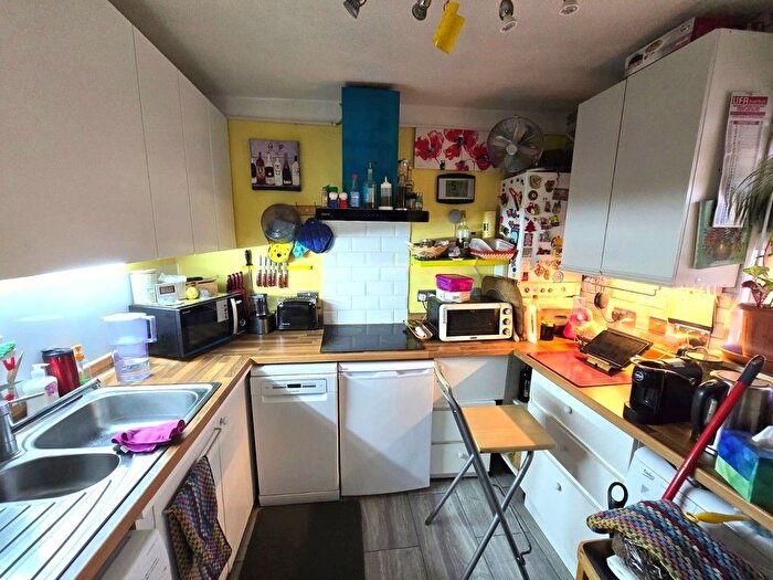1 Bedroom Studio For Sale In Padbury Close, Bedfont, TW14