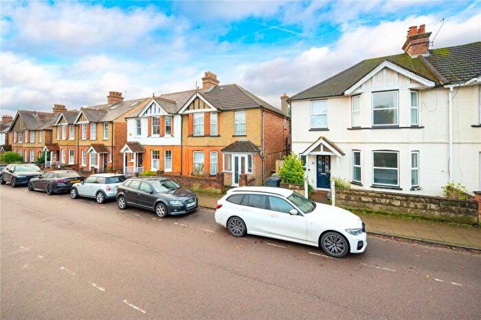 4 Bedroom Semi-Detached House For Sale In Brampton Road, St. Albans, Hertfordshire, AL1