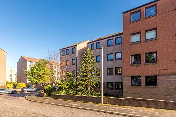 4 Bedroom Flat For Sale In West Winnelstrae, Fettes, Edinburgh, EH5