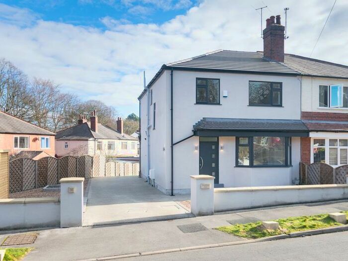 4 Bedroom Semi-Detached House To Rent In Woodland Park Road, Headingley, Leeds, LS6