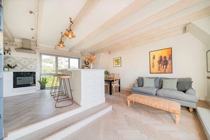 2 Bedroom Flat For Sale In Noel Road, Islington, N1