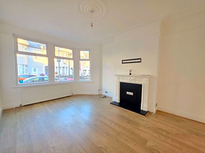 3 Bedroom Terraced House To Rent In Brightwell Avenue, Westcliff-On-Sea, SS0