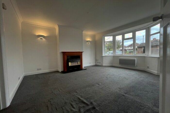 2 Bedroom Maisonette To Rent In Tartar Road, Cobham, KT11