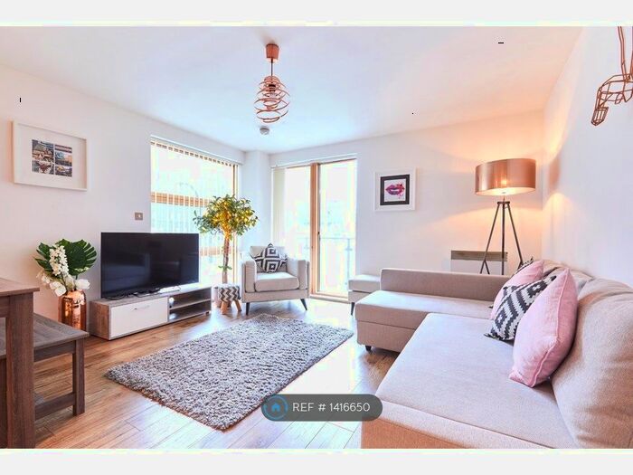 2 Bedroom Flat To Rent In Hornbeam Way, Manchester, M4