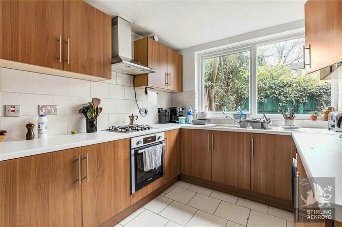 4 Bedroom Terraced House To Rent In Amhurst Road, Hackney, London, E8