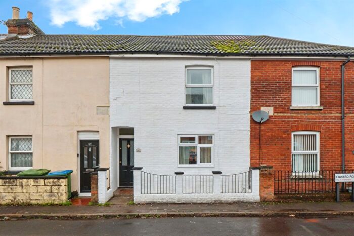 2 Bedroom Terraced House For Sale In Edward Road, Southampton, SO15