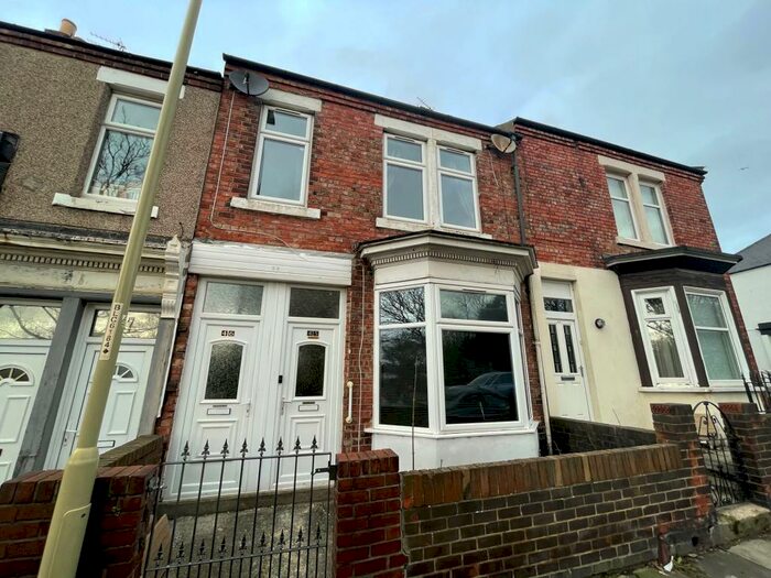 3 Bedroom Flat To Rent In Erskine Road, Westoe, South Shields, Tyne And Wear, NE33