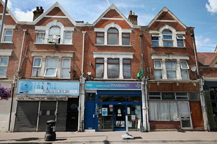 3 Bedroom Flat To Rent In Grove Green Road, London, E11