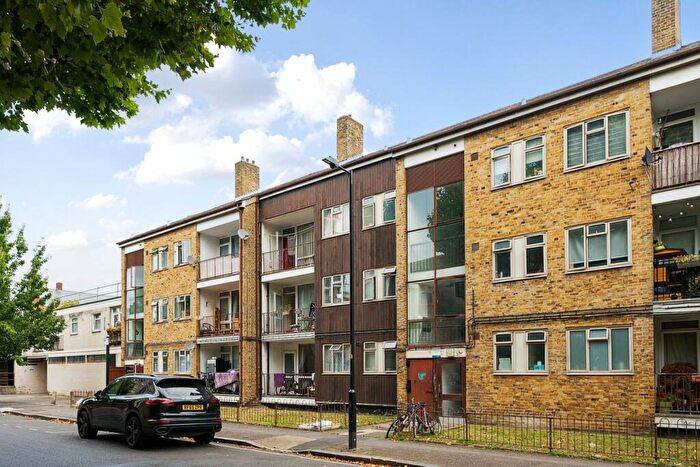 2 Bedroom Apartment To Rent In Cooks Road, Kennington, SE17