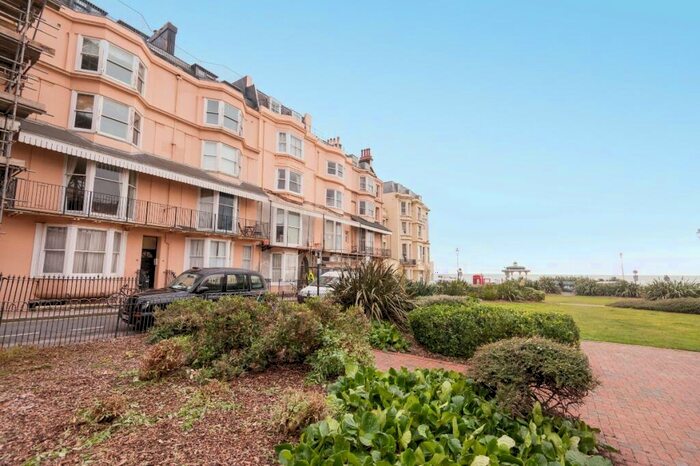 1 Bedroom Flat To Rent In Bedford Square, Brighton, East Sussex, BN1
